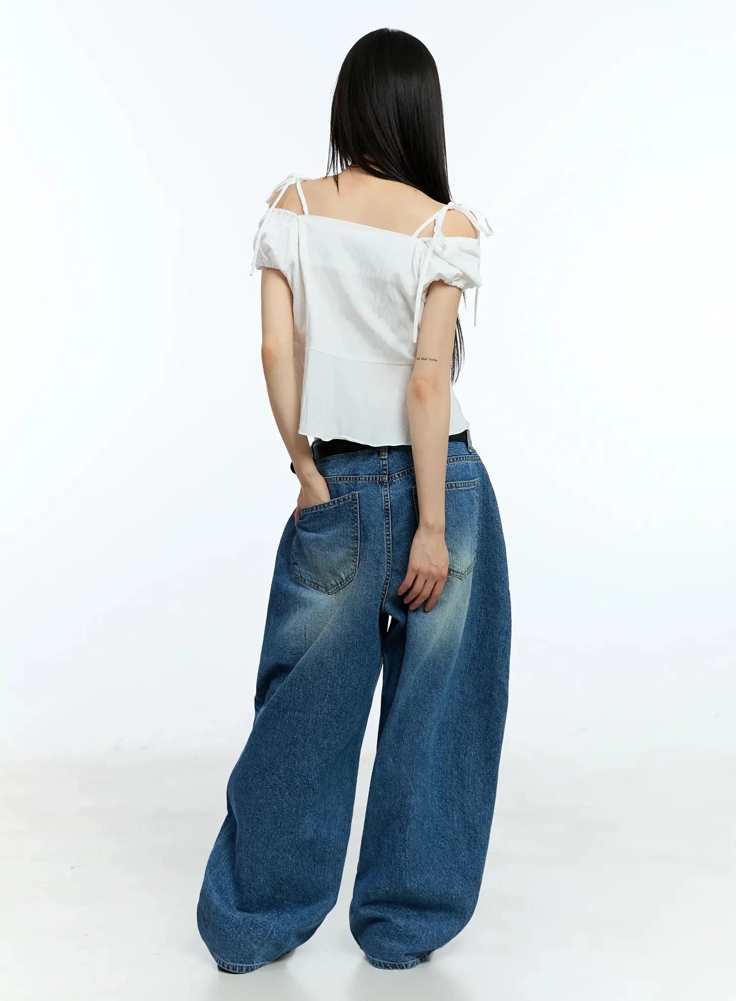 strappy-off-shoulder-cropped-blouse-iu523