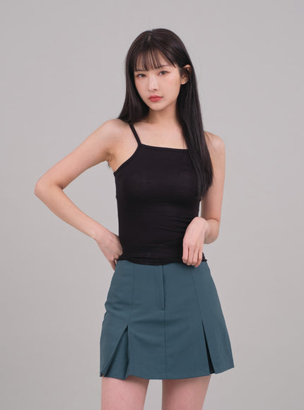 Kurz geschnittenes Langarm-Top mit Raffung vorne C2701