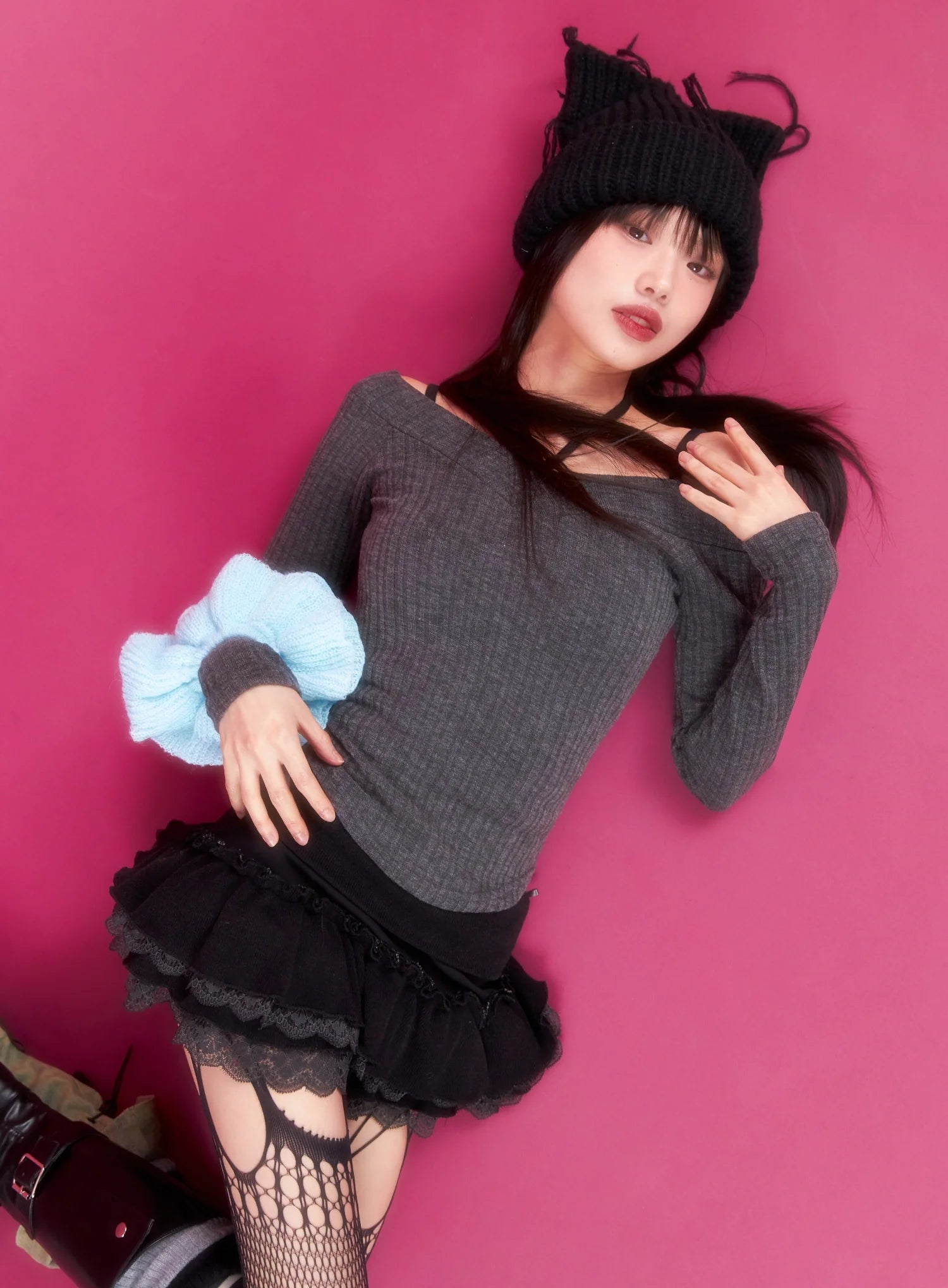 Off-Shoulder V-Neck Top IN503