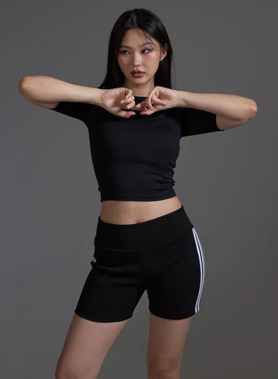 basic-fitted-crop-t-shirt-black-io517 / Black