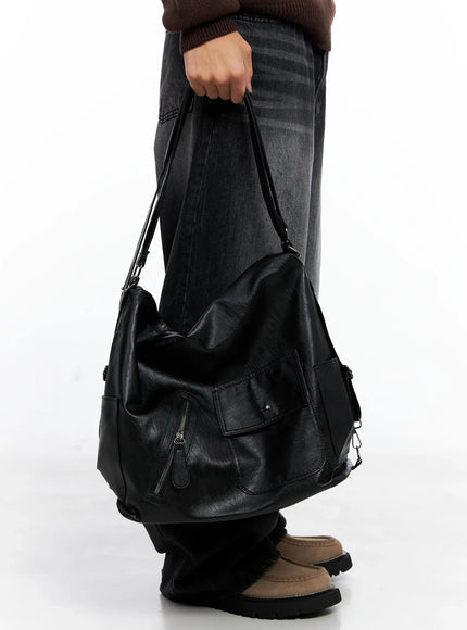 versatile-faux-leather-shoulder-bag-io502 / Black