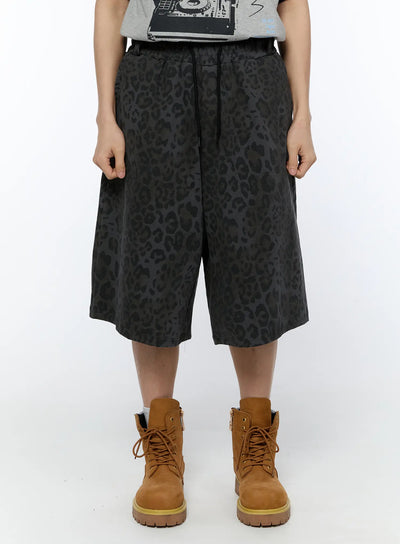 mens-leopard-print-bermuda-shorts-ia517 / Black
