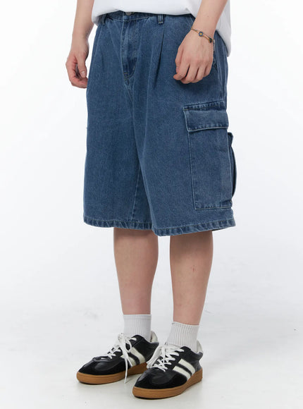 mens-blue-cargo-bermuda-shorts-iy519