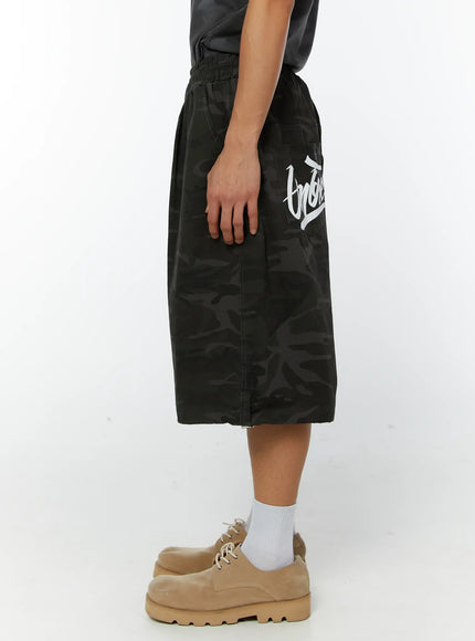 mens-camo-bermuda-shorts-dark-gray-iy513