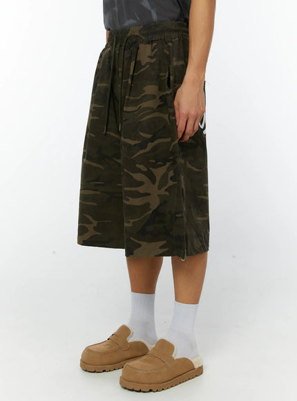 mens-camo-bermuda-shorts-dark-green-iy513