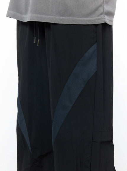 mens-breathable-tracking-pants-black-iy529