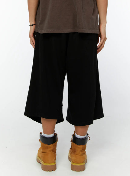 mens-distressed-bermuda-shorts-iy514