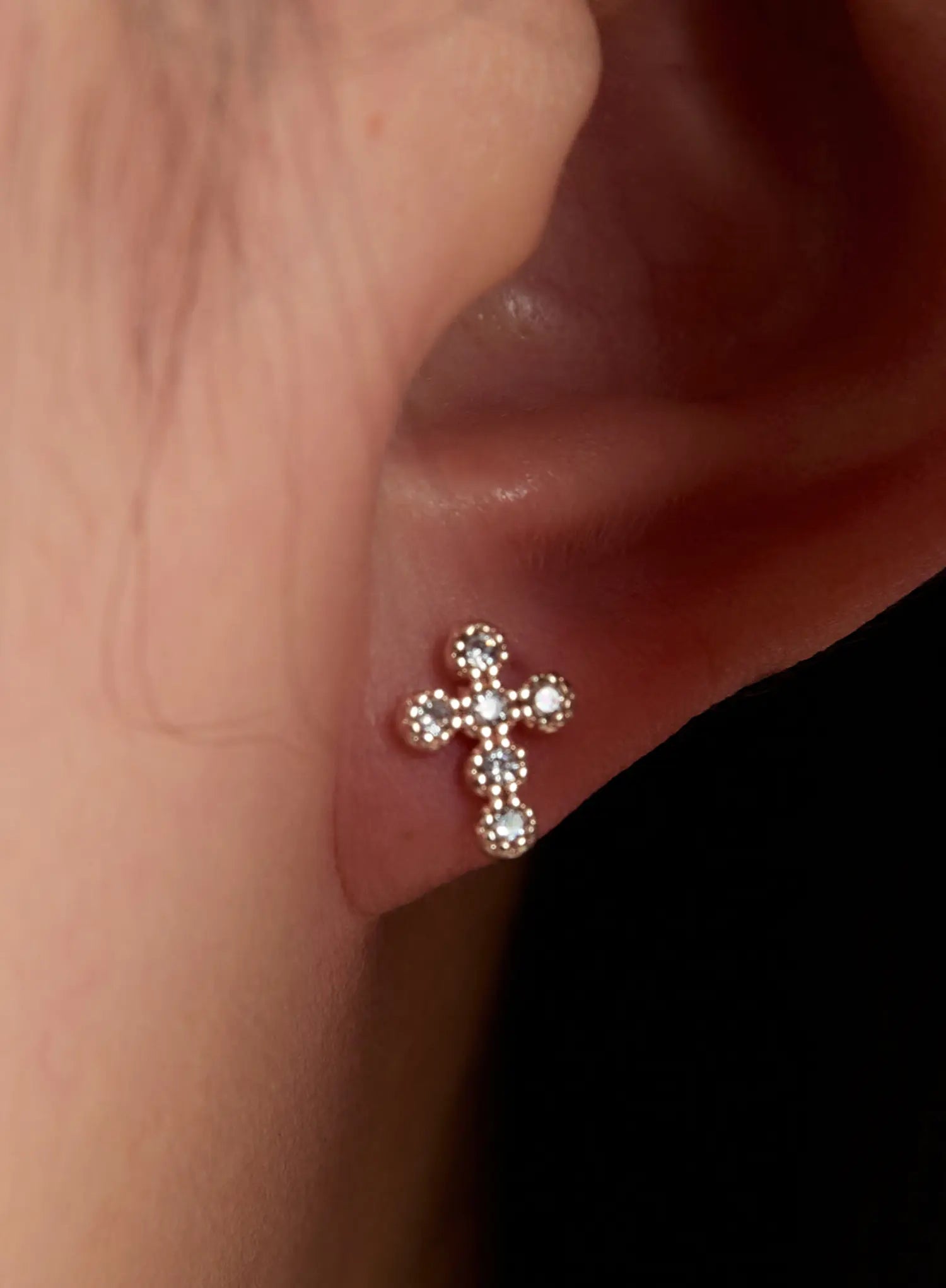 elegant-crystal-cross-earrings-in528