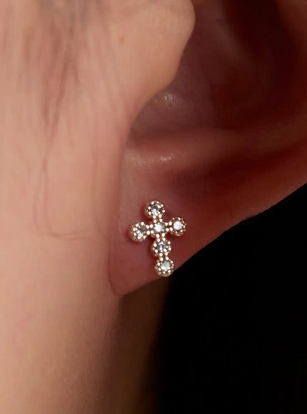 elegant-crystal-cross-earrings-in528