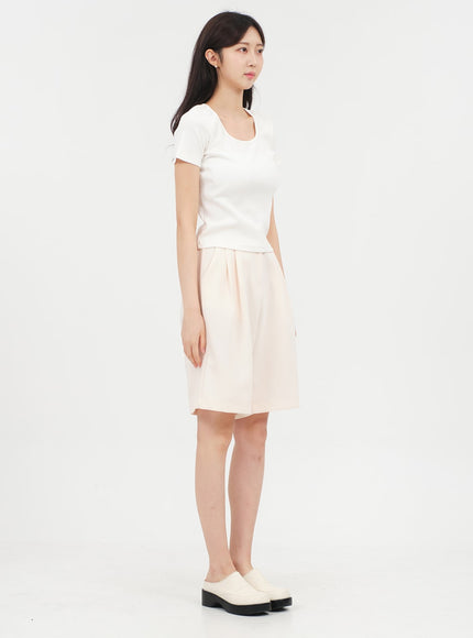 Basic T-Shirt mit eckigem Ausschnitt OA13