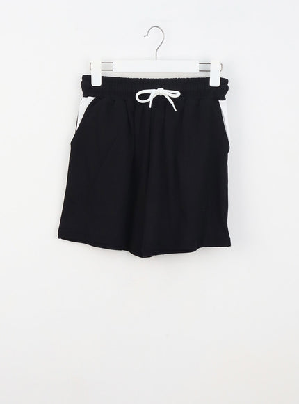 tee-and-track-shorts-set-iy323