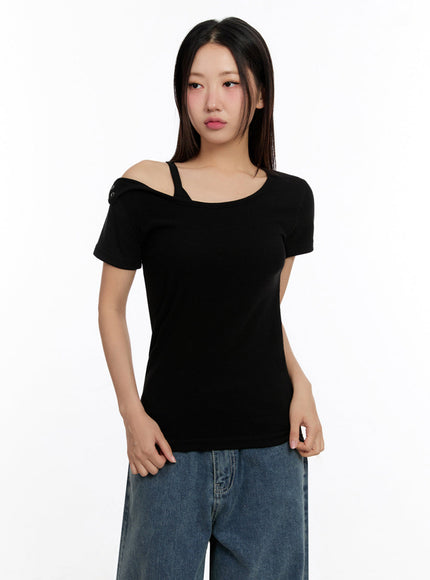 slim-fit-buttoned-u-neck-top-iu509