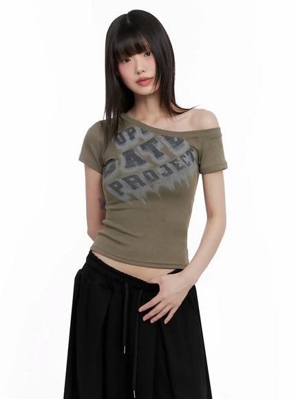 asymmetric-off-shoulder-graphic-top-il528