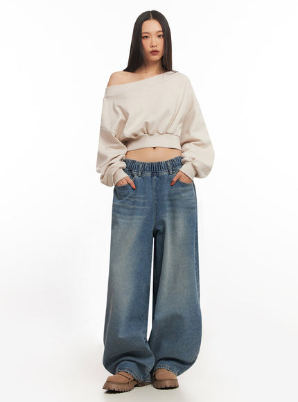 Off-Shoulder Loose-Fit Sweatshirt IA507