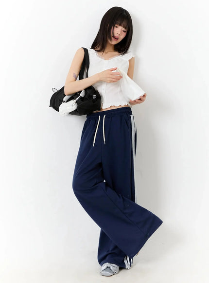 frill-trim-sleeveless-blouse-iu525