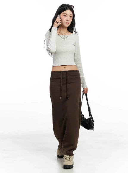 u-neck-crop-long-sleeve-top-in528