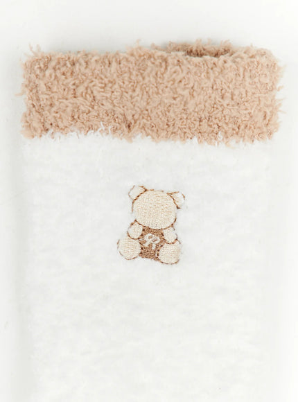 teddy-bear-fuzzy-socks-iy511