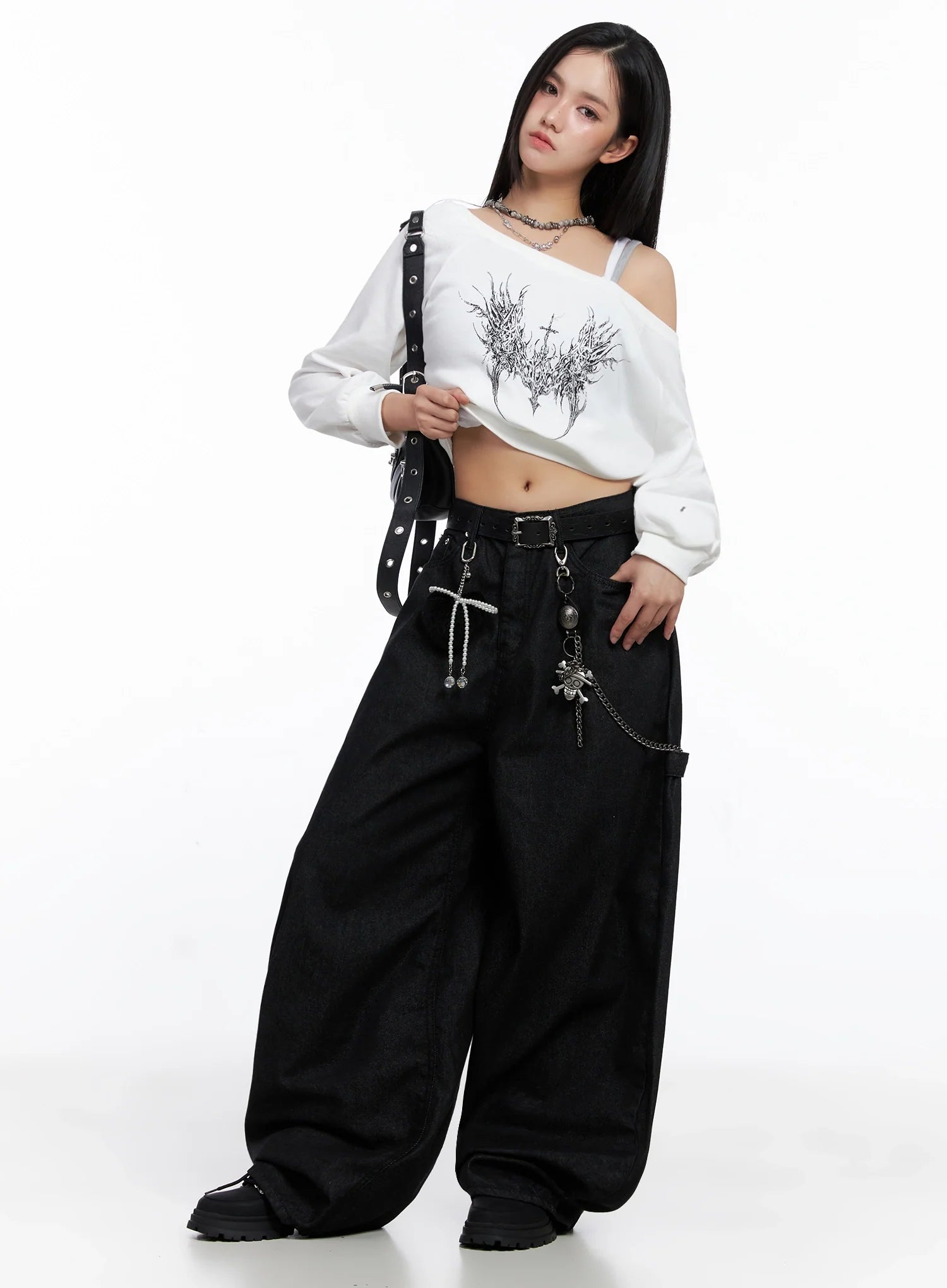 off-shoulder-graphic-sweatshirt-is525