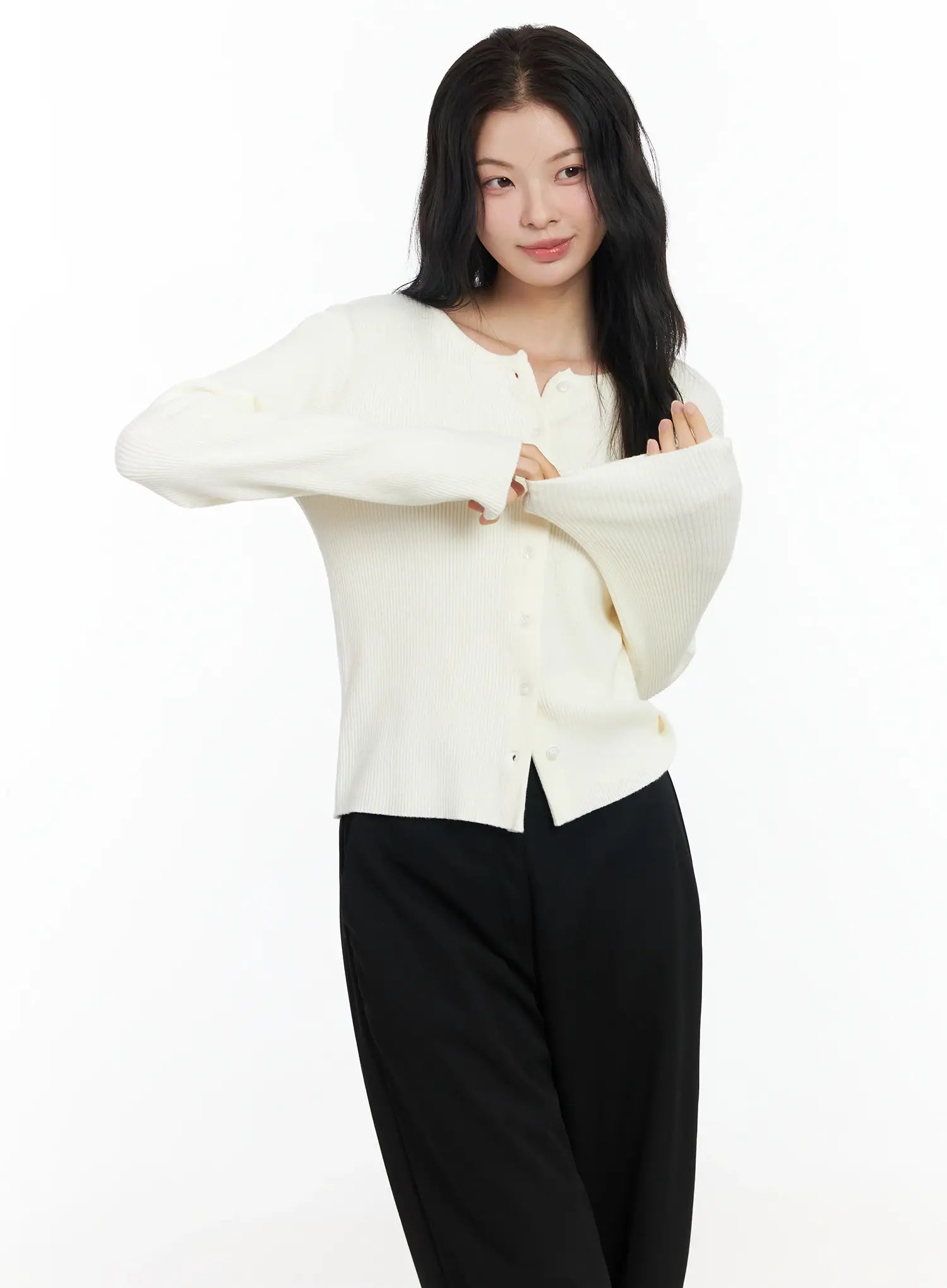 basic-slim-round-neck-cardigan-im524