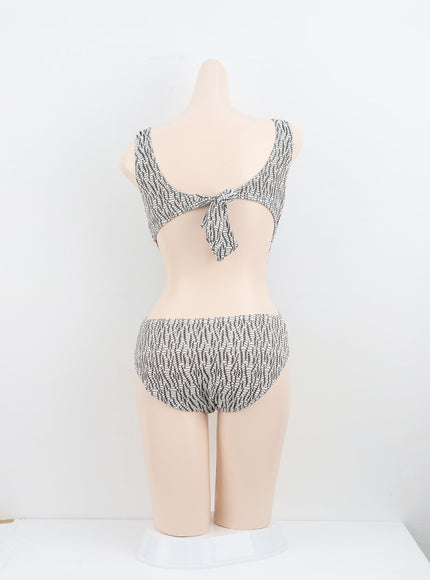 cut-out-swimsuit-iu301