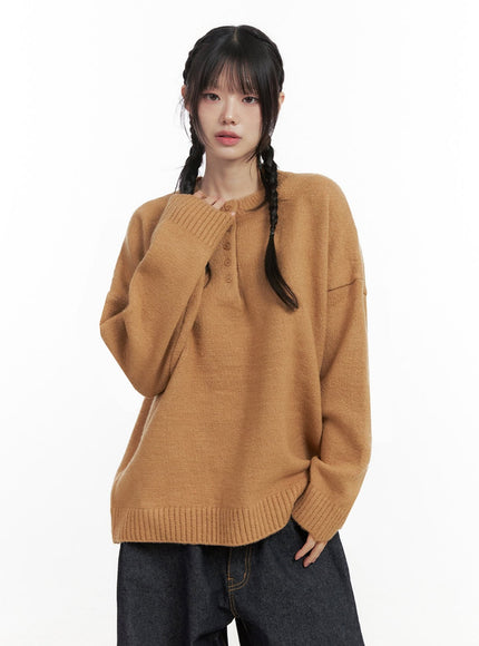 oversized-henley-neck-sweater-in427 / Beige