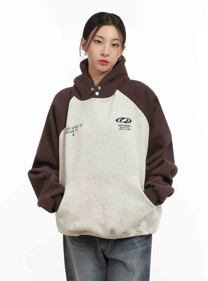 Small Graphic Print Snap Button Hoodie IJ503