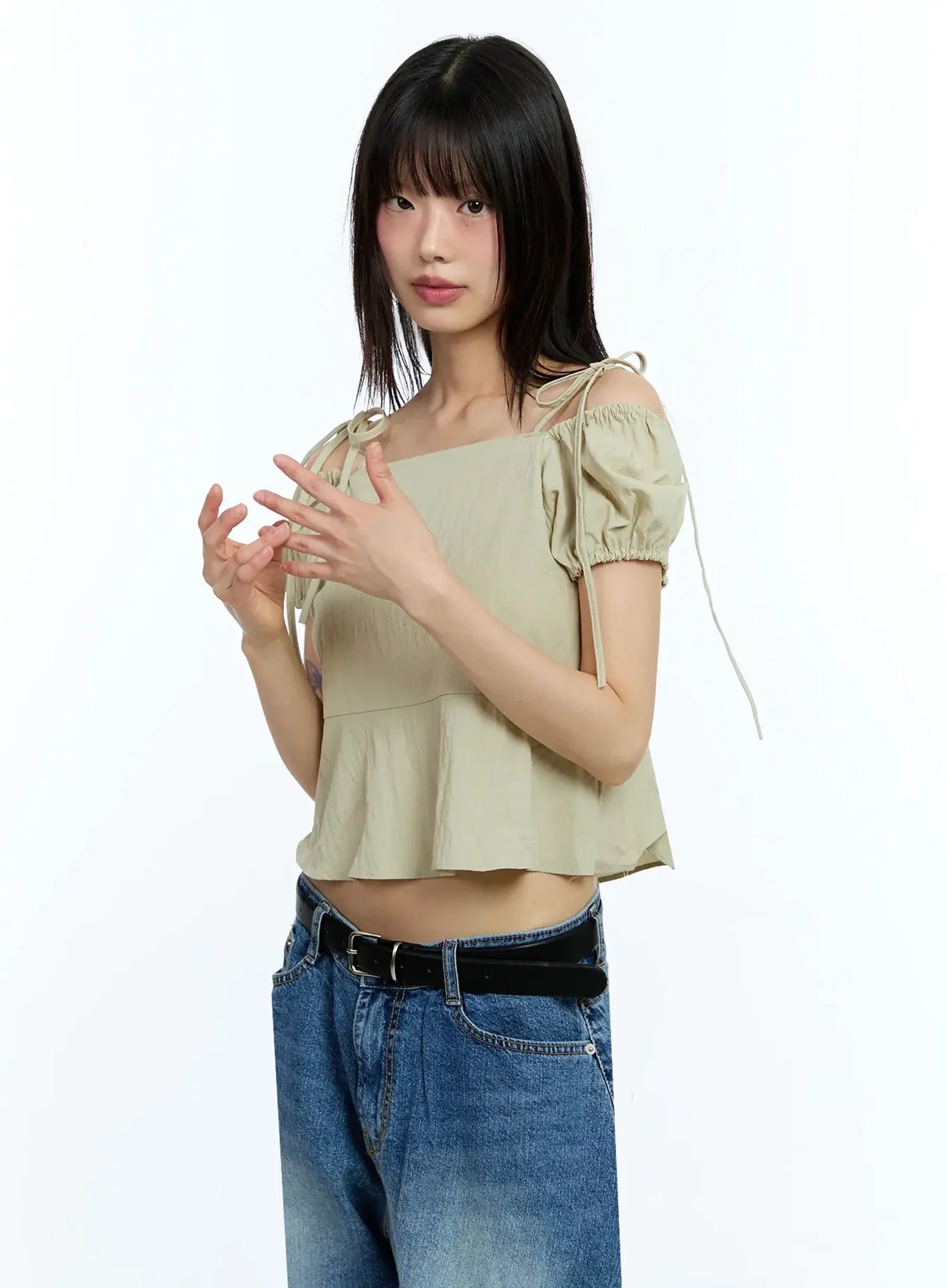 strappy-off-shoulder-cropped-blouse-iu523 / Dark beige