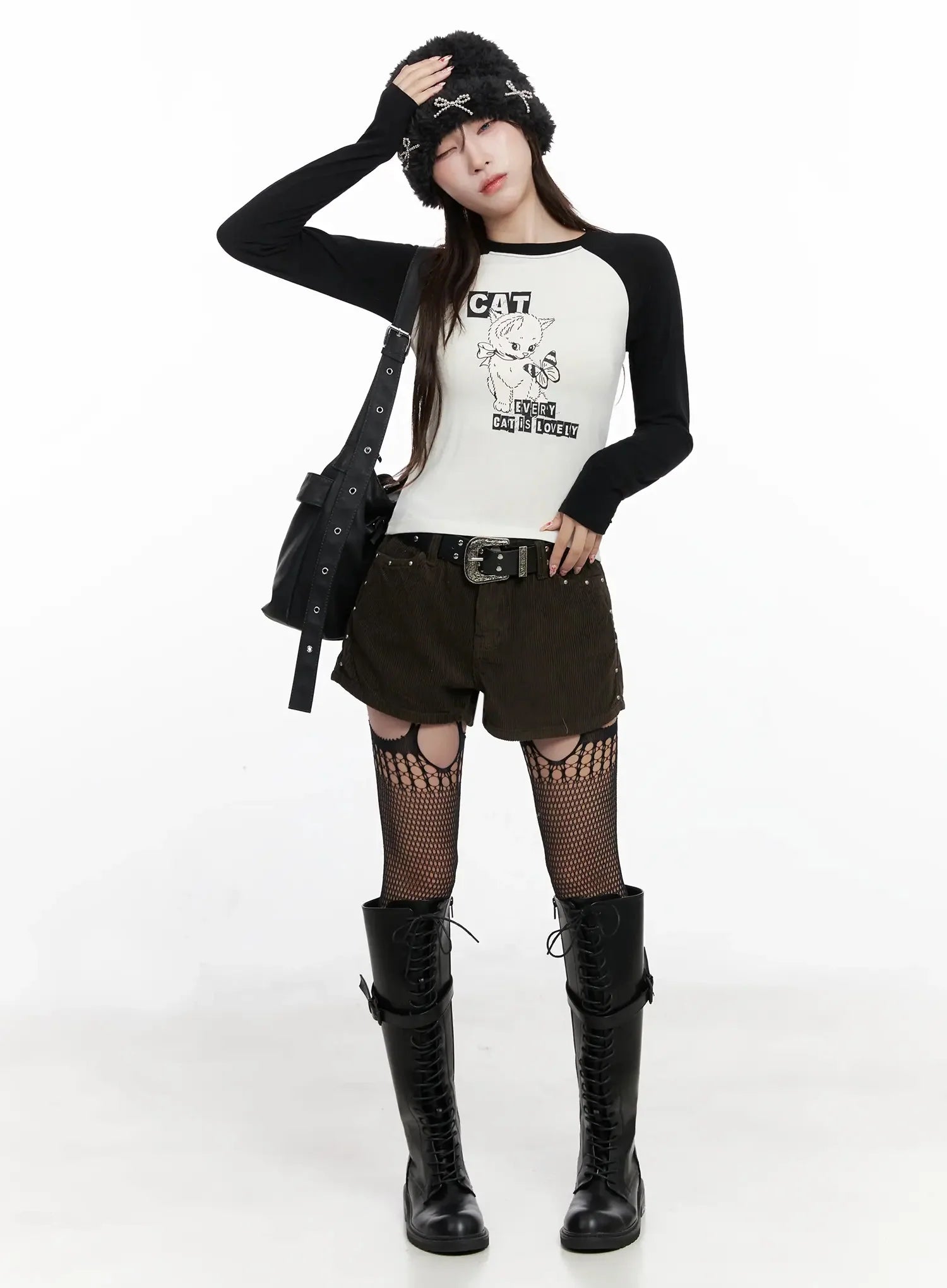 cat-graphic-raglan-top-in503 / Light beige