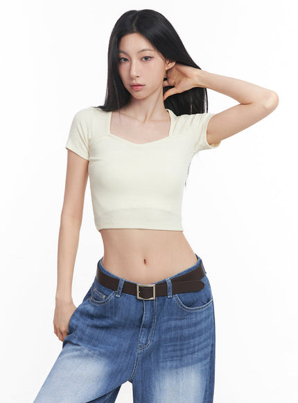 heart-neck-crop-top-iy516 / Light beige