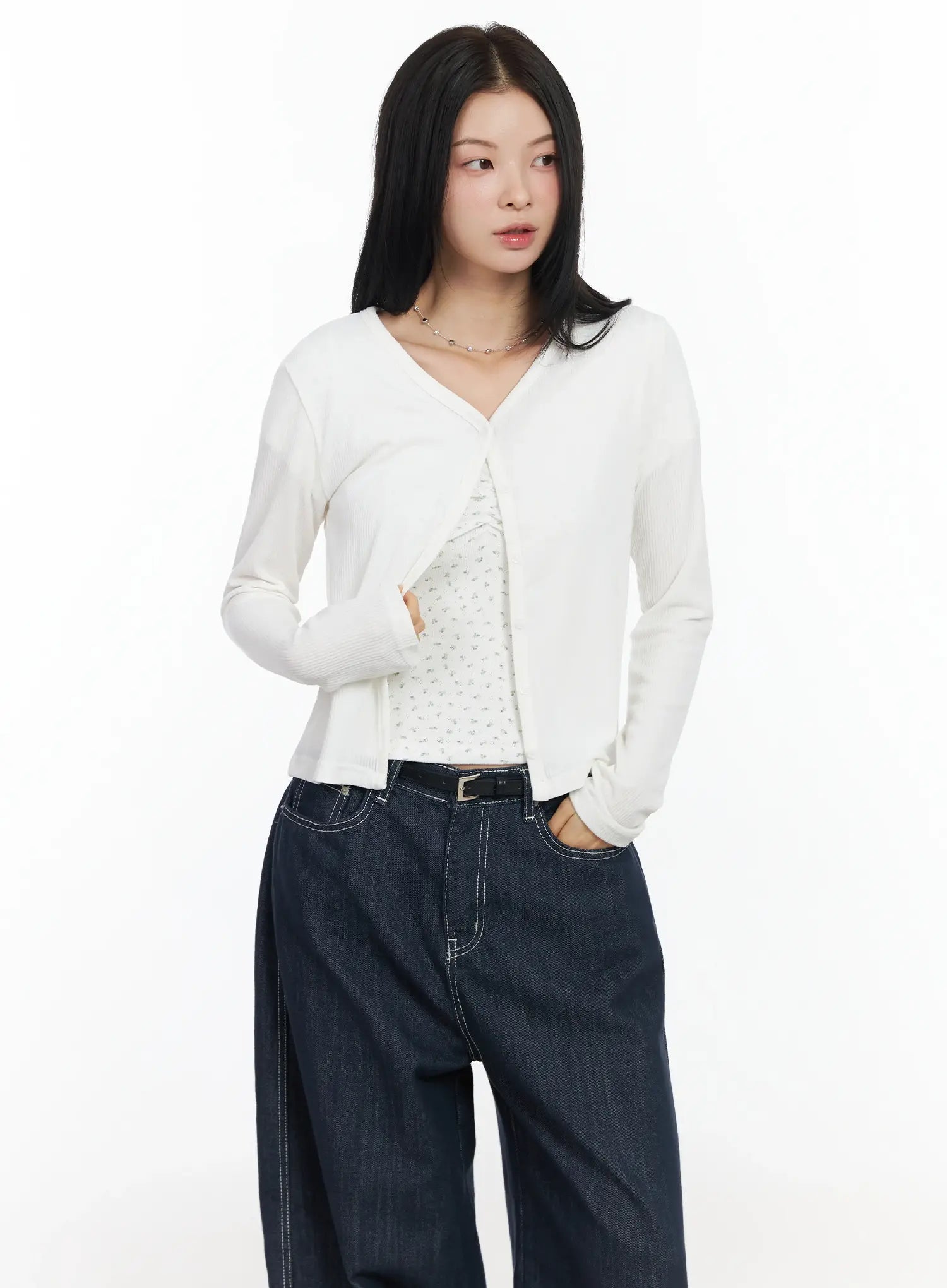ribbed-v-neck-cardigan-im524 / White