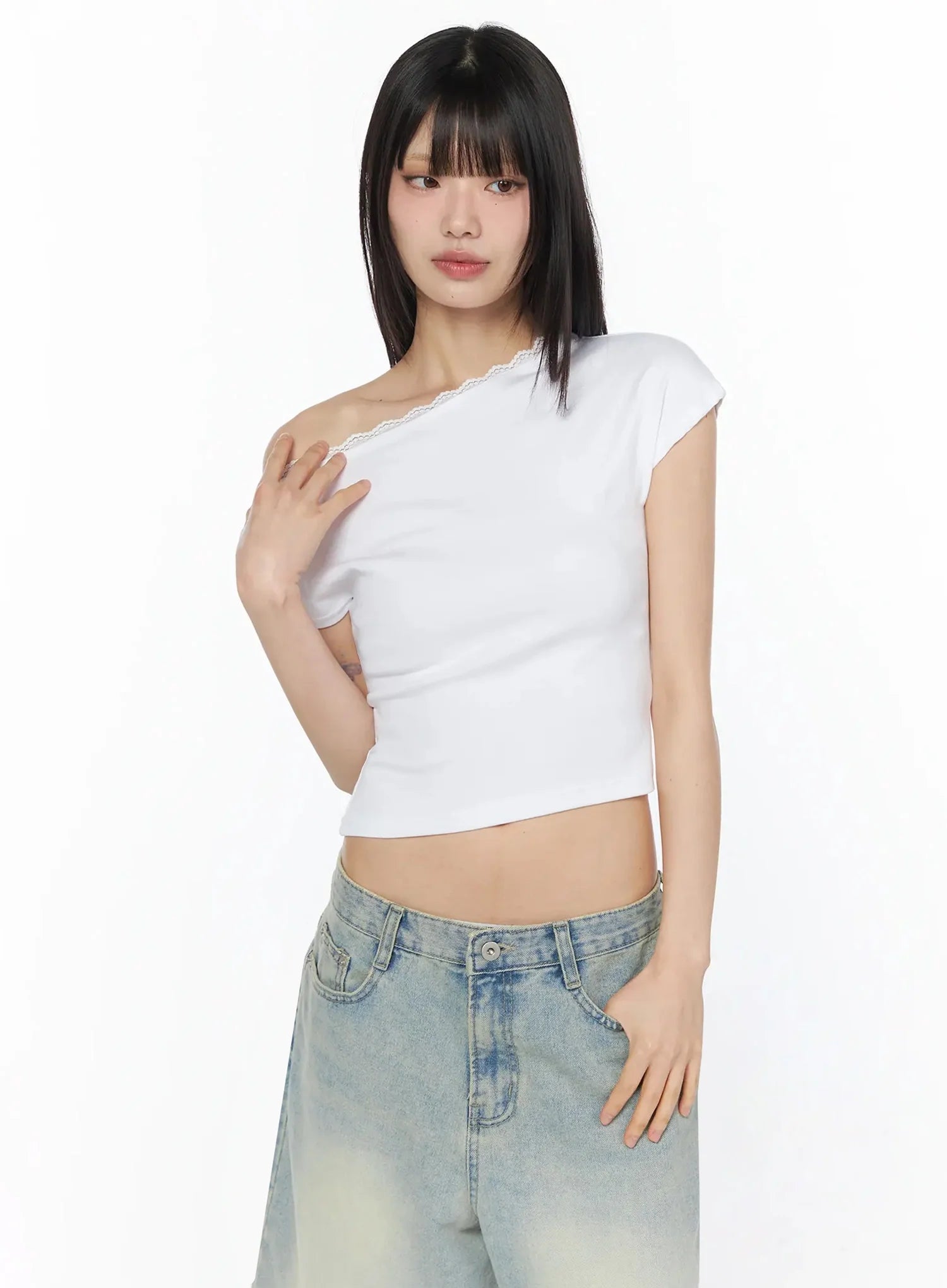 lace-trim-off-shoulder-crop-top-iy525 / White