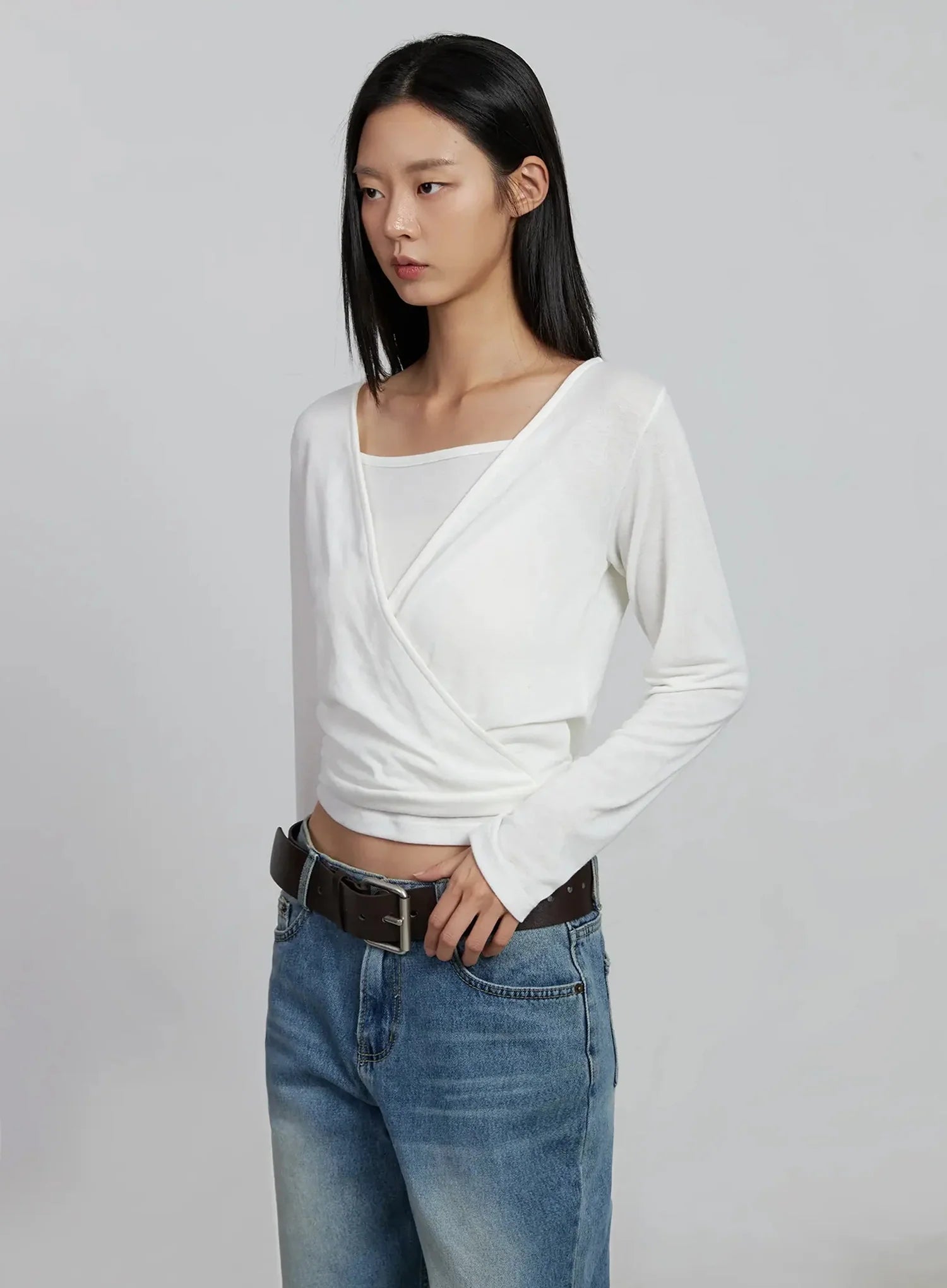casual-wrap-v-neck-top-set-im520 / White