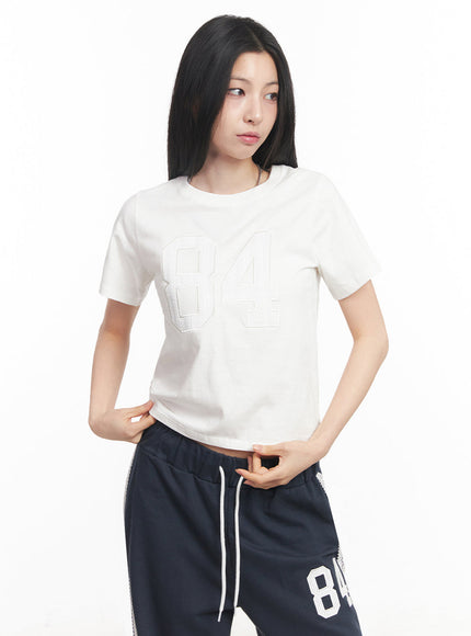 lace-embroidered-84-graphic-tee-iy516 / White
