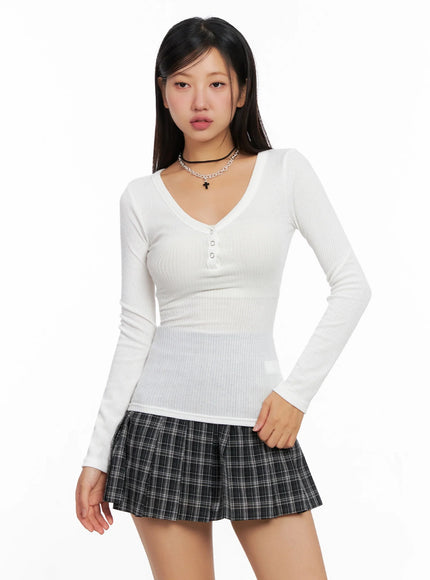 long-sleeve-v-neck-tee-ig527 / White