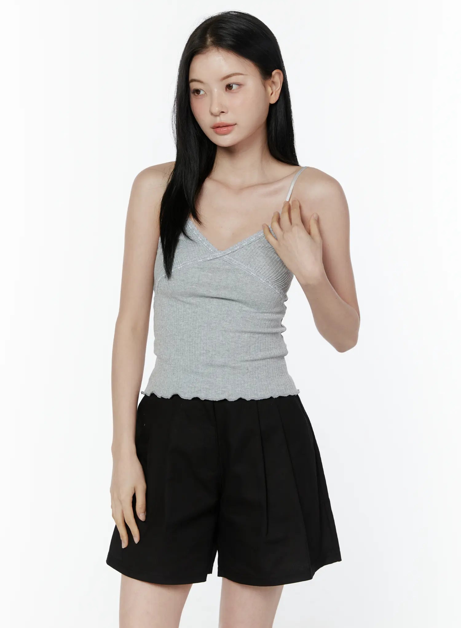 ruffled-lace-trim-cami-top-iu505