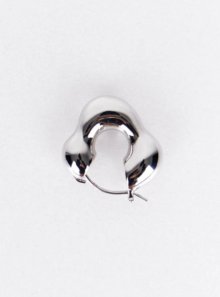 chic-metallic-hoop-earrings-iy520
