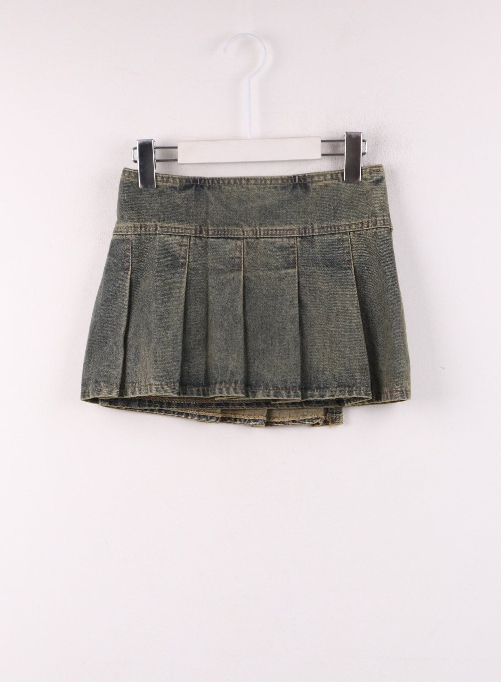 unbalanced-denim-pleated-mini-skirt-ij430