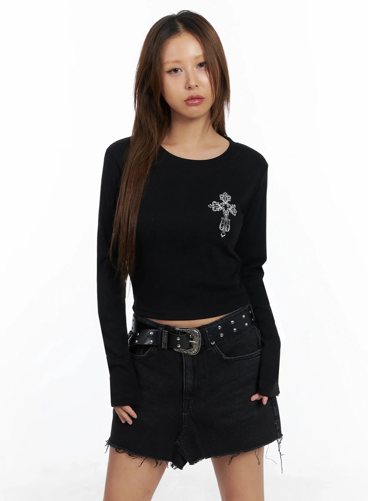 cross-graphic-crop-top-in528 / Black