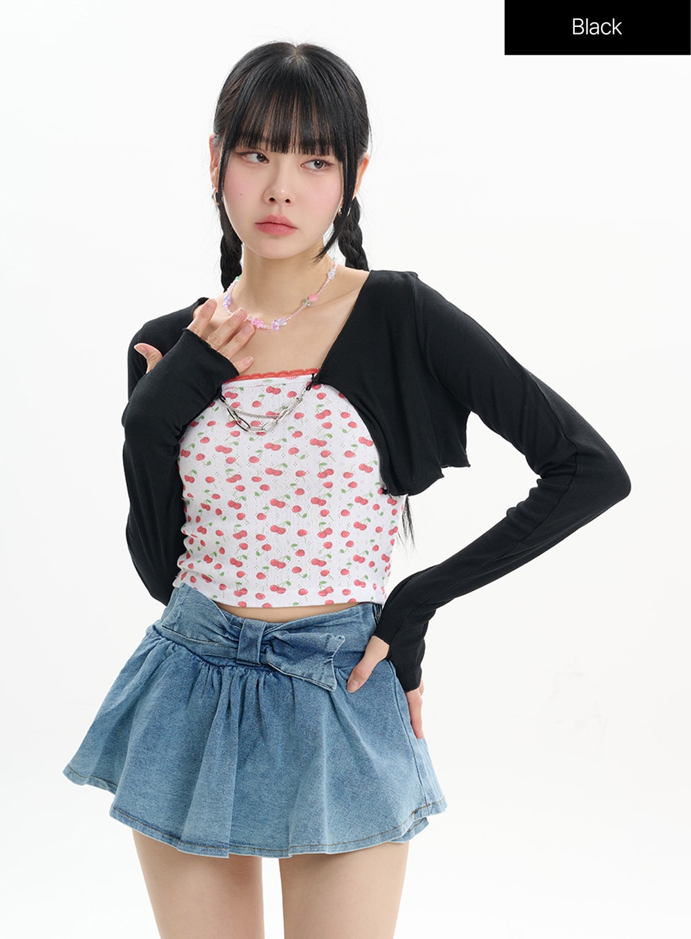 u-neckline-solid-cropped-cardigan-if413 / Black