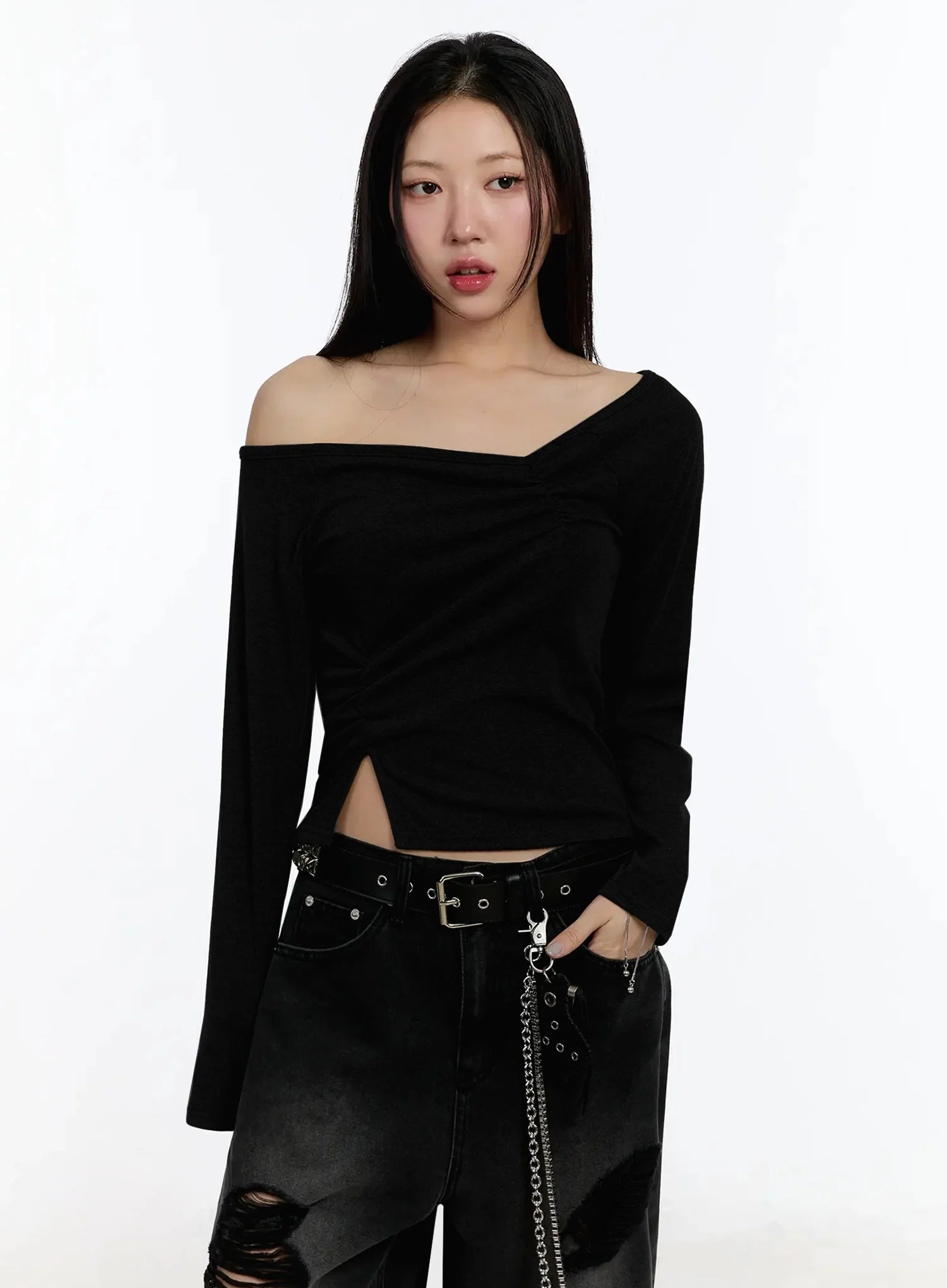 off-shoulder-ruched-long-sleeve-top-im513 / Black