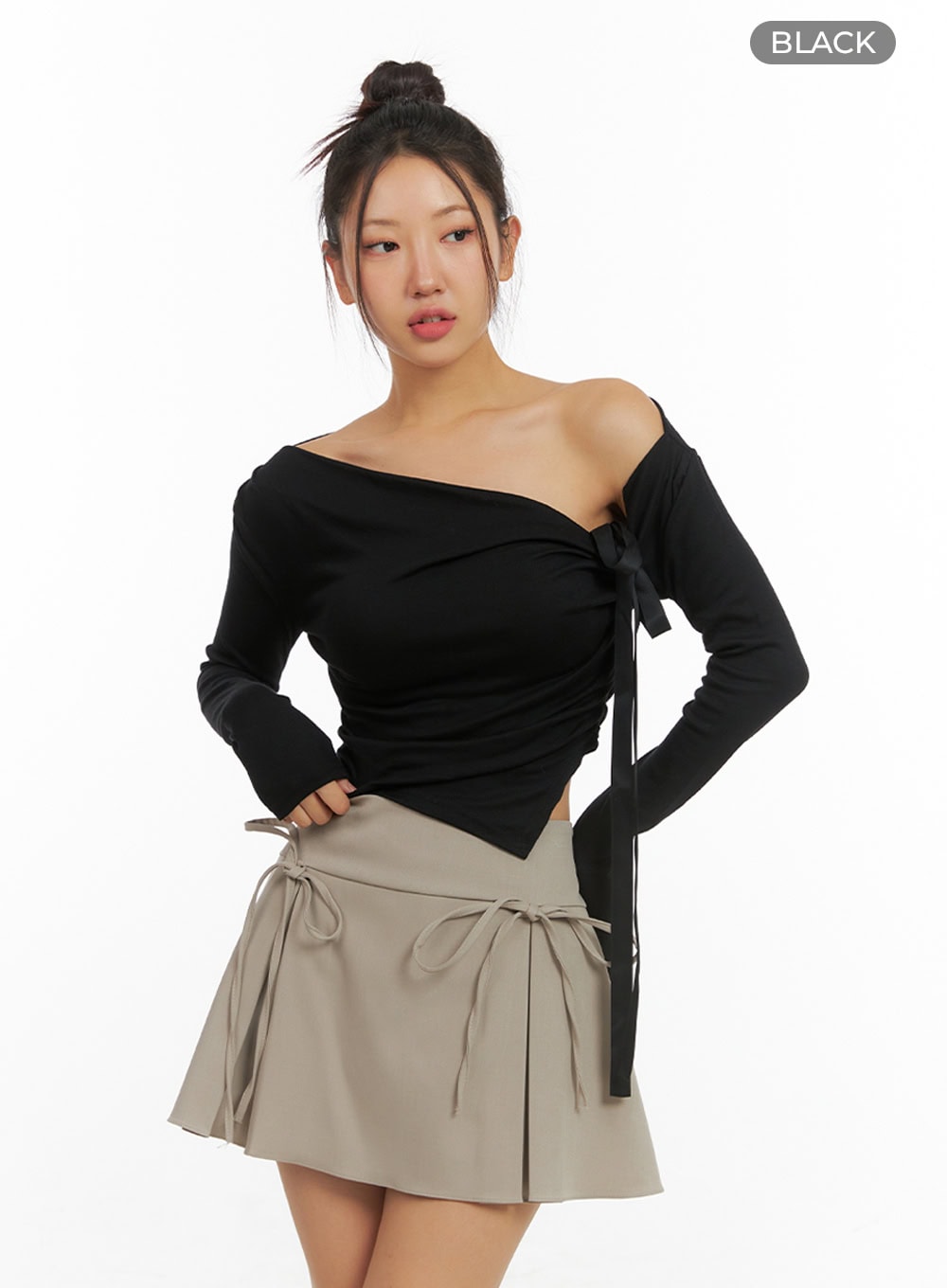 ribbon-asymmetrical-slit-top-is402 / Black