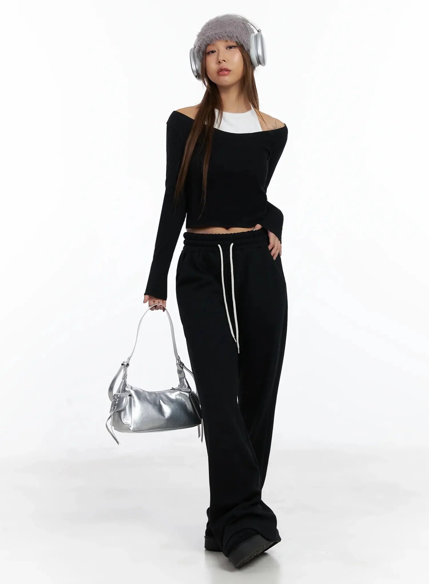 contrast-halter-layered-crop-top-in528 / Black