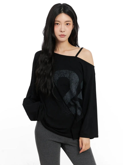 casual-graphic-long-sleeve-off-shoulder-top-in528 / Black