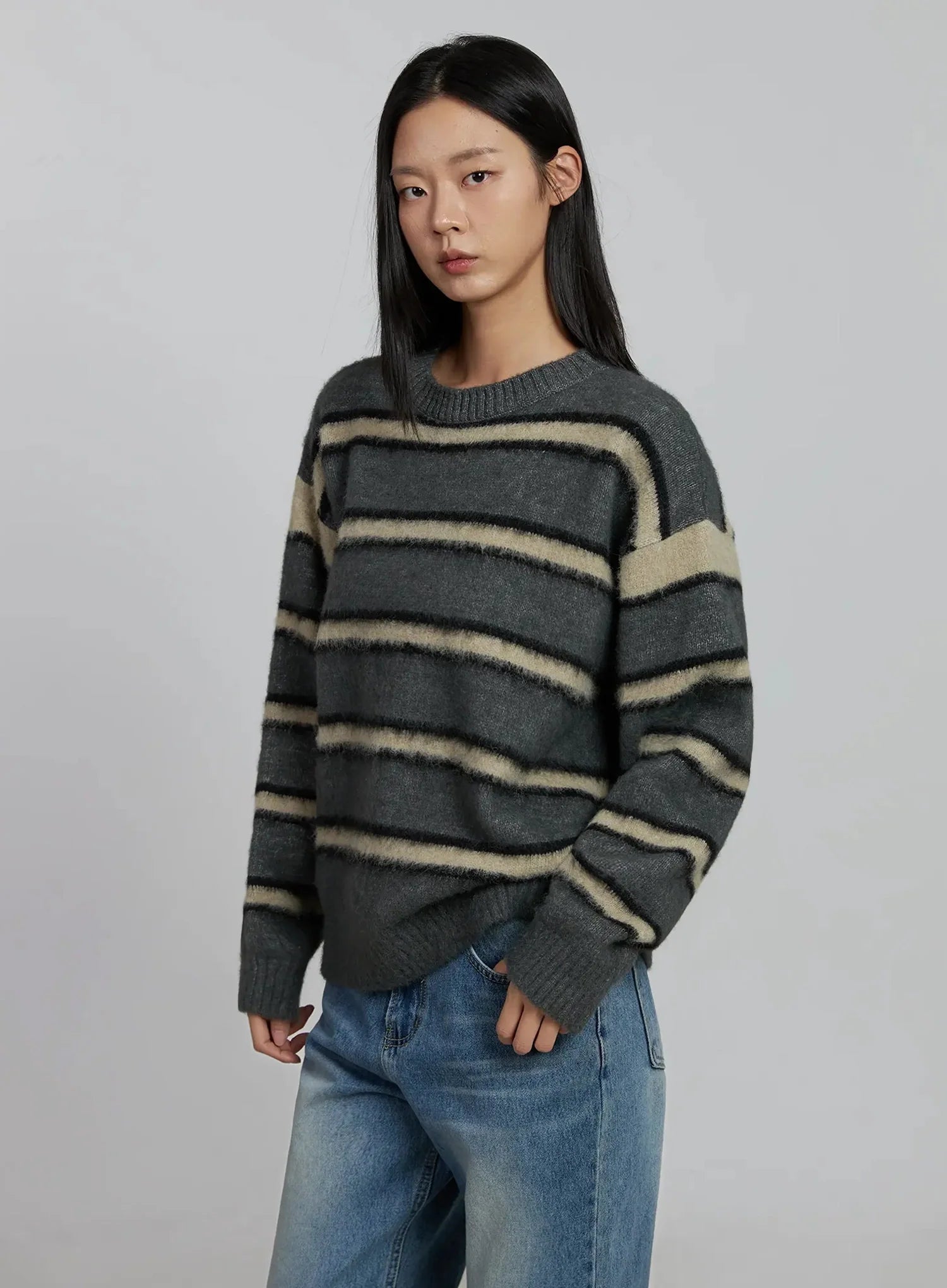 cozy-stripe-pattern-sweater-im520 / Dark gray