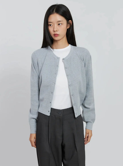 casual-button-up-cardigan-in507 / Gray