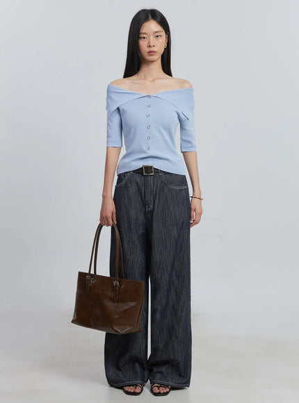 off-shoulder-buttoned-tee-iu512 / Light blue
