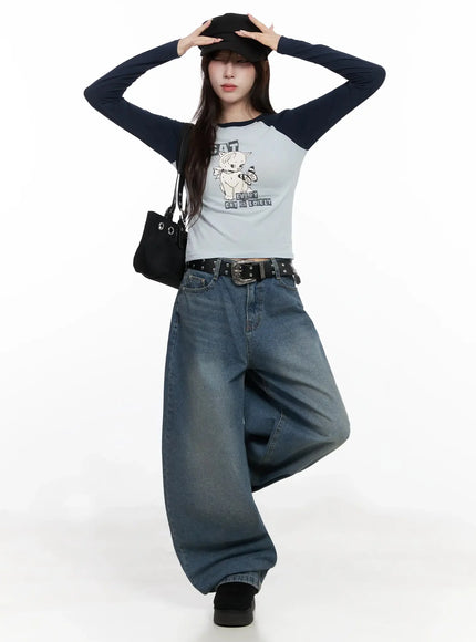 cat-graphic-raglan-top-in503 / Light blue