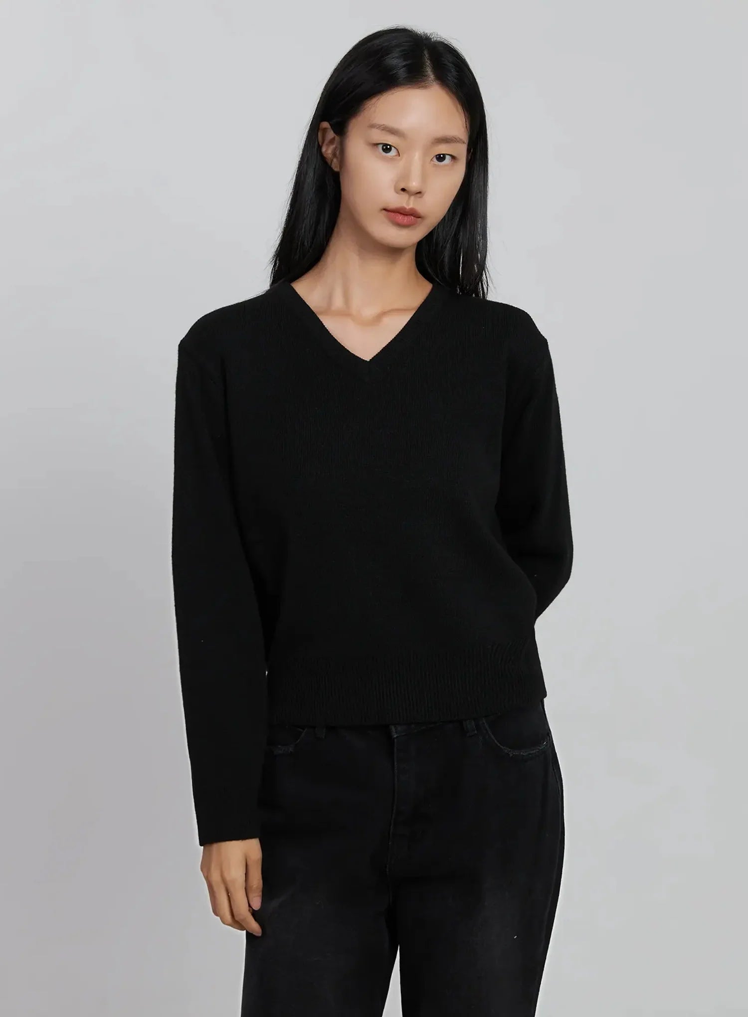 v-neck-knit-sweater-id516 / Black