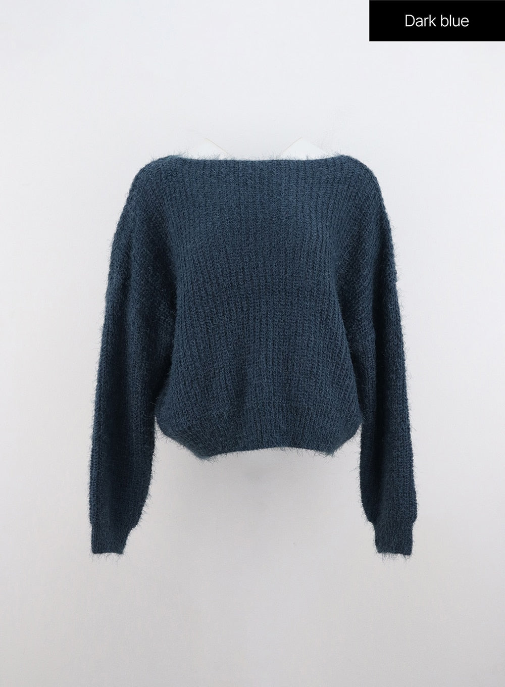 wide-neck-fuzzy-sweater-io320 / Dark blue