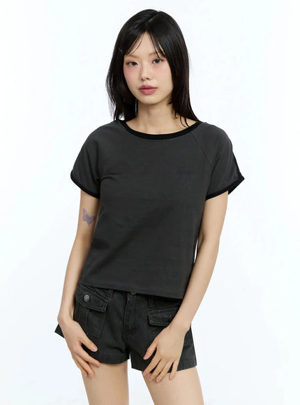 two-tone-graphic-tee-iu524 / Dark gray